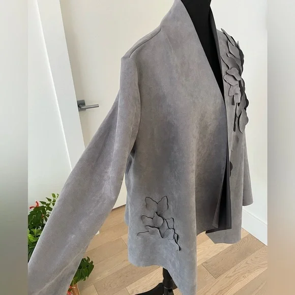 CARTISE Faux Suede Open Front Waterfall  Grey Jacket Floral Applique Neutral - Picture 6 of 17